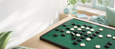 Othello board and pieces
