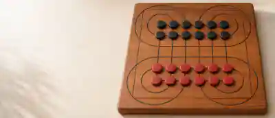 Surakarta board and pieces